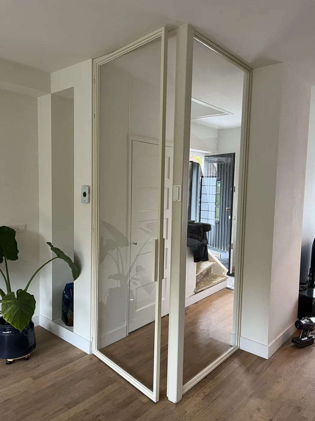 Stalen binnendeur met glas, gemaakt in Zaandam